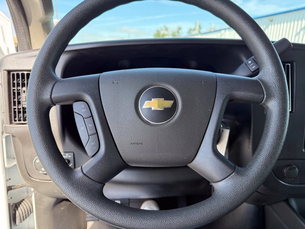 2025 Chevrolet Express 3500 LT Passenger