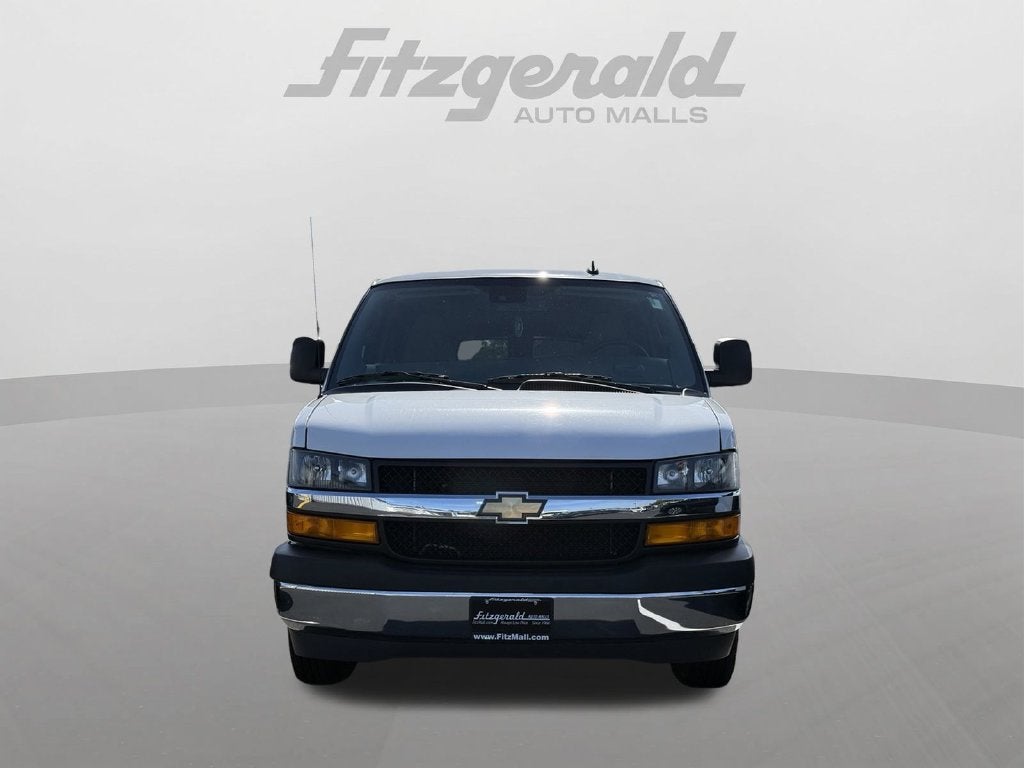 2025 Chevrolet Express 3500 LT Passenger
