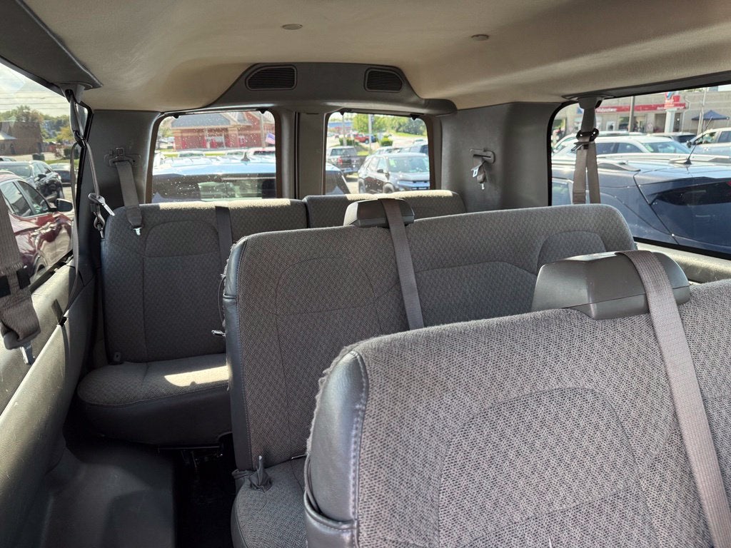 2025 Chevrolet Express 3500 LT Passenger