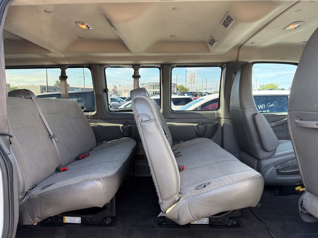 2025 Chevrolet Express 3500 LT Passenger
