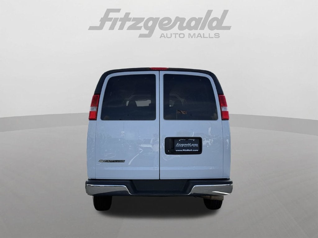 2025 Chevrolet Express 3500 LT Passenger