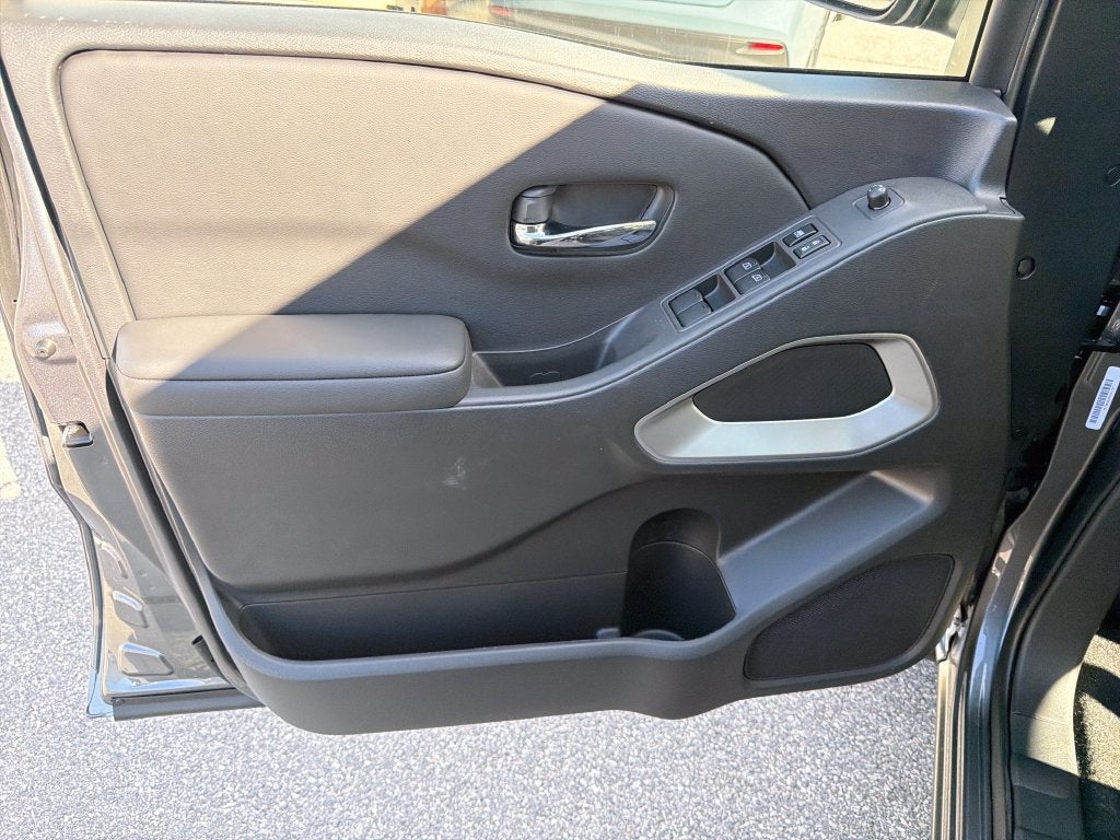 2027 Nissan Frontier Crew Cab SV