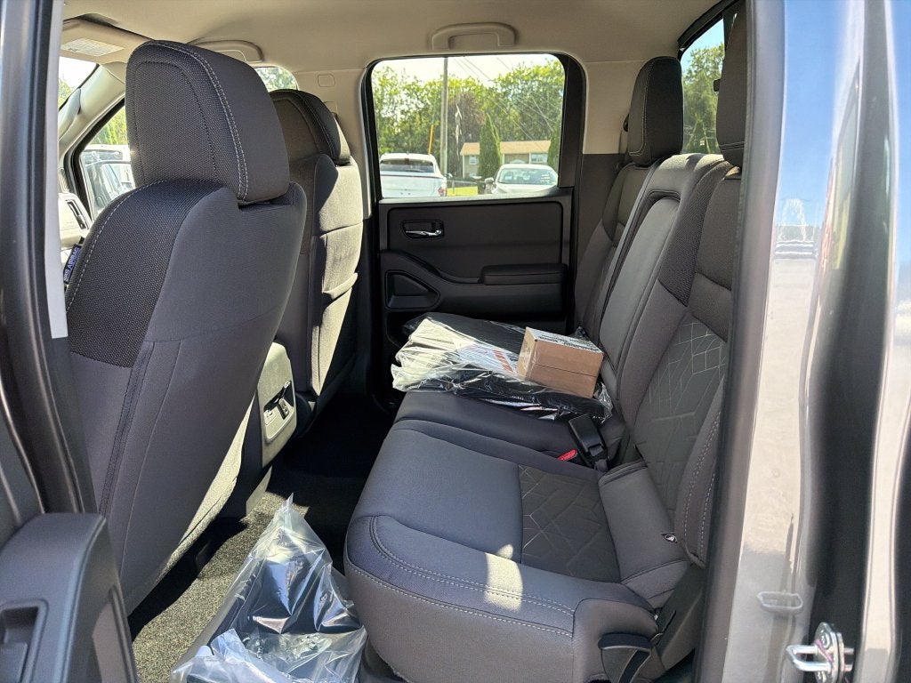 2027 Nissan Frontier Crew Cab SV