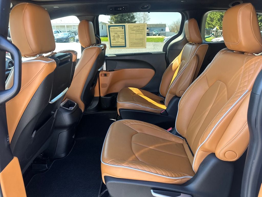 2023 Chrysler Pacifica Hybrid Pinnacle