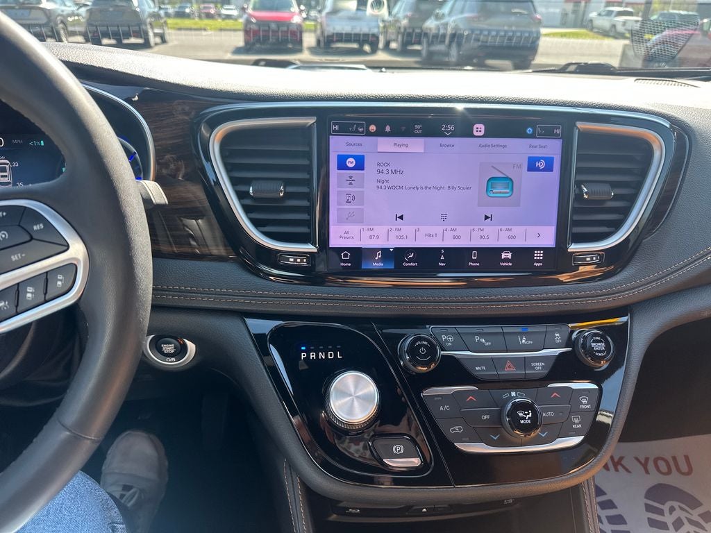 2023 Chrysler Pacifica Hybrid Pinnacle