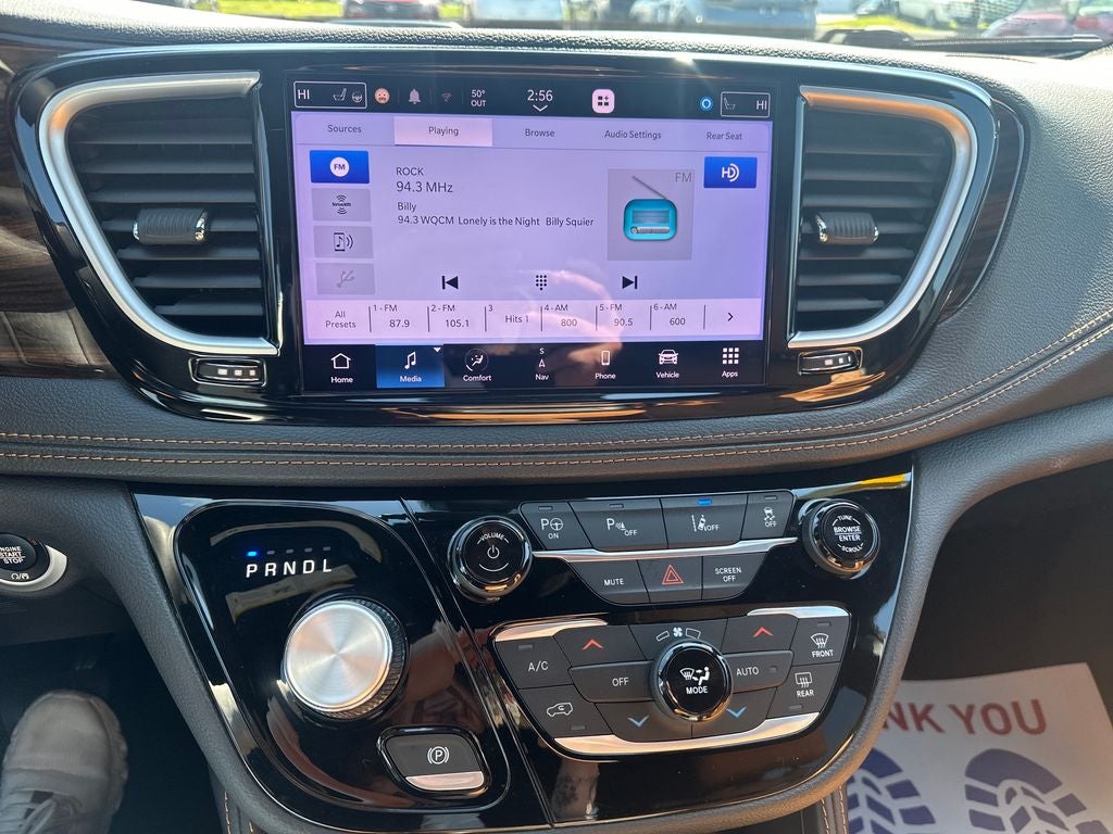 2023 Chrysler Pacifica Hybrid Pinnacle