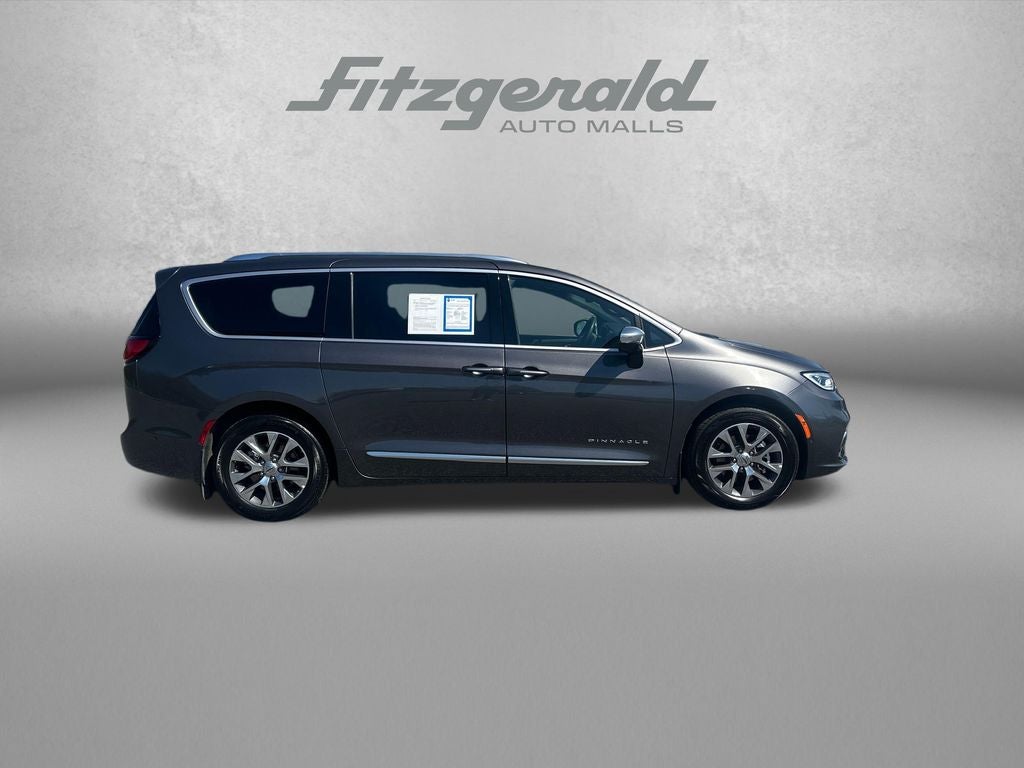2023 Chrysler Pacifica Hybrid Pinnacle