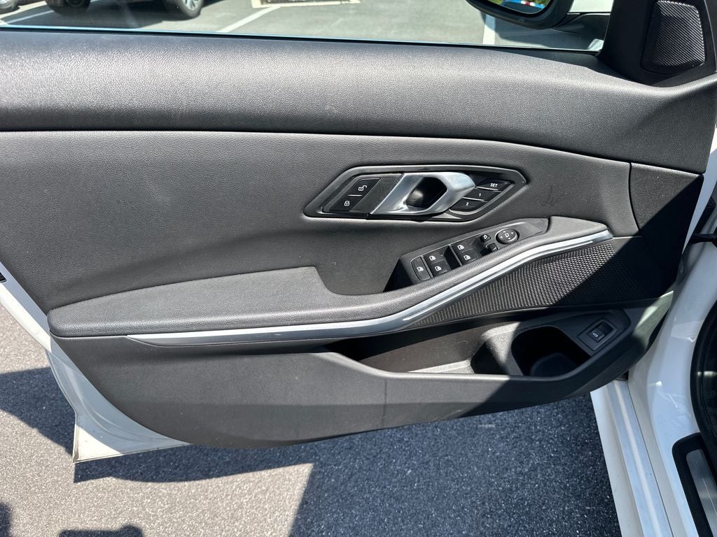 2025 BMW 3 Series 330i