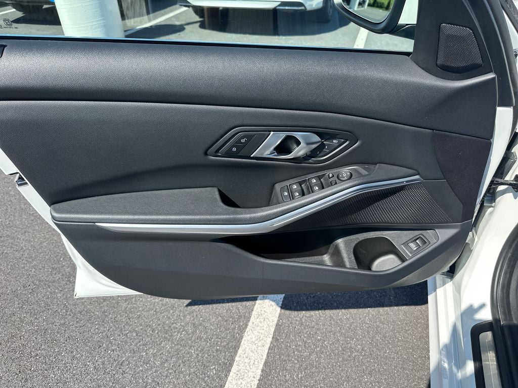 2025 BMW 3 Series 330i