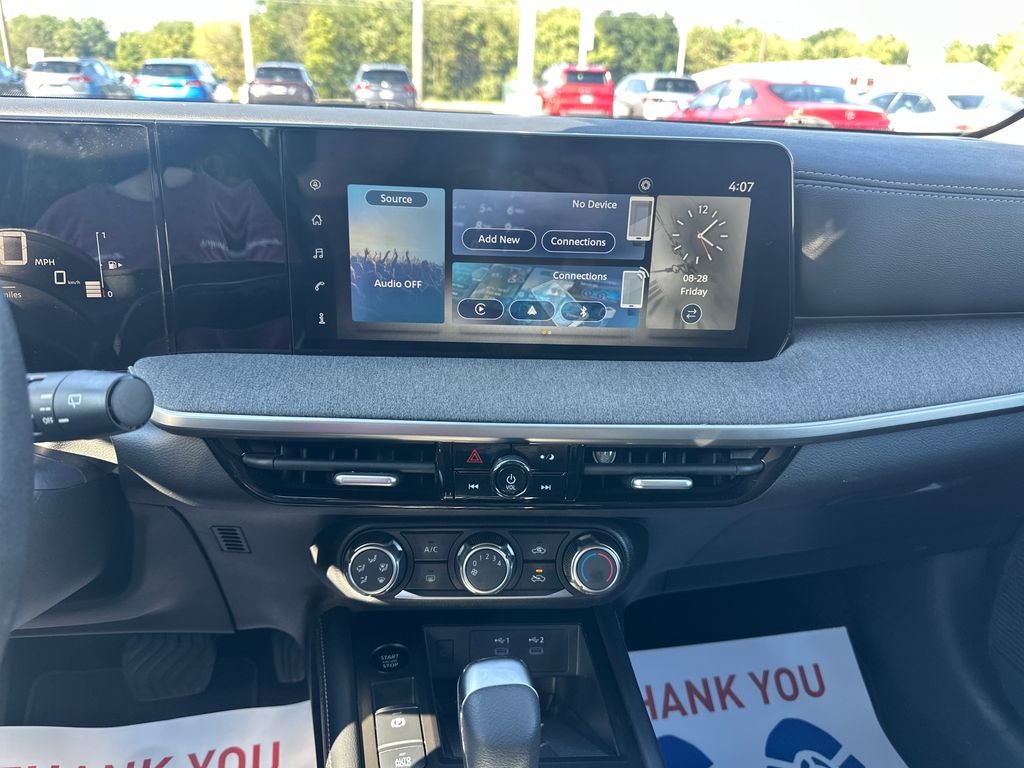 2025 Nissan Kicks SV