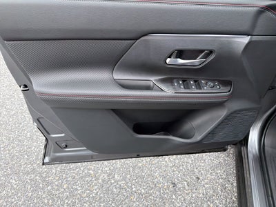 2027 Nissan Kicks SR