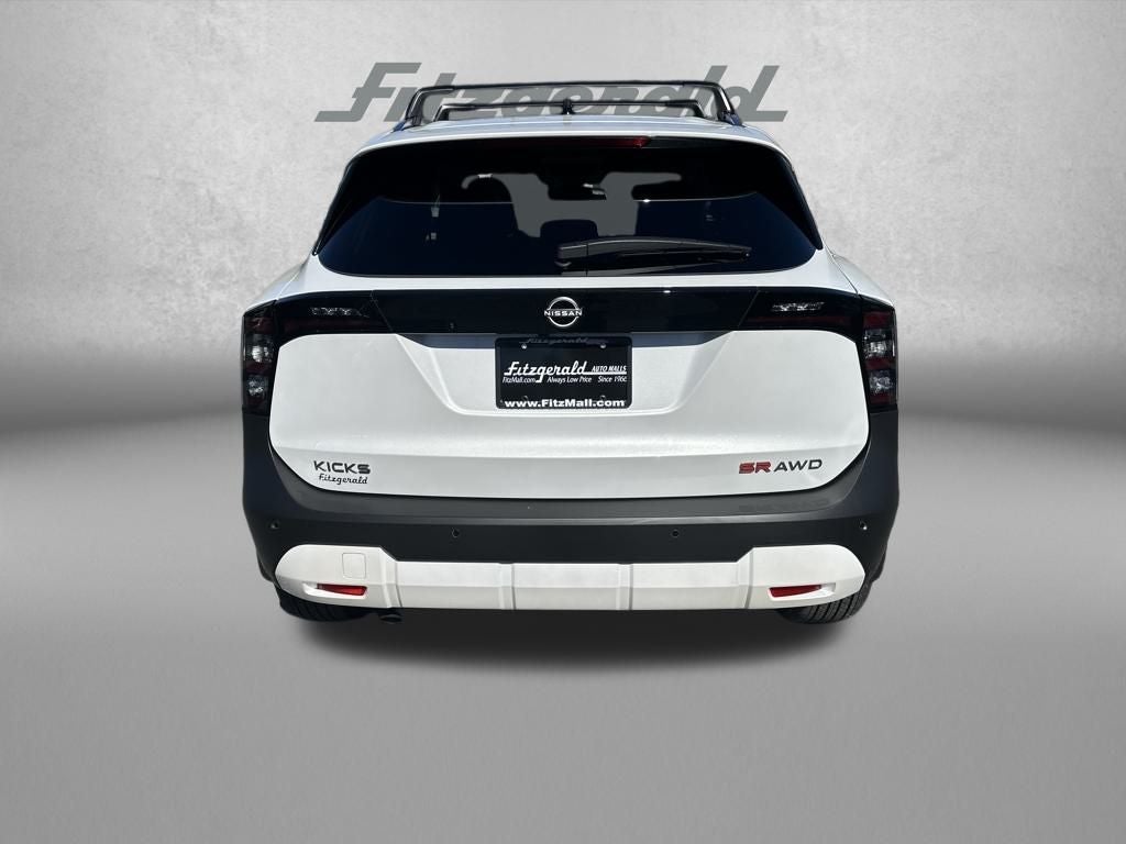 2026 Nissan Kicks SR