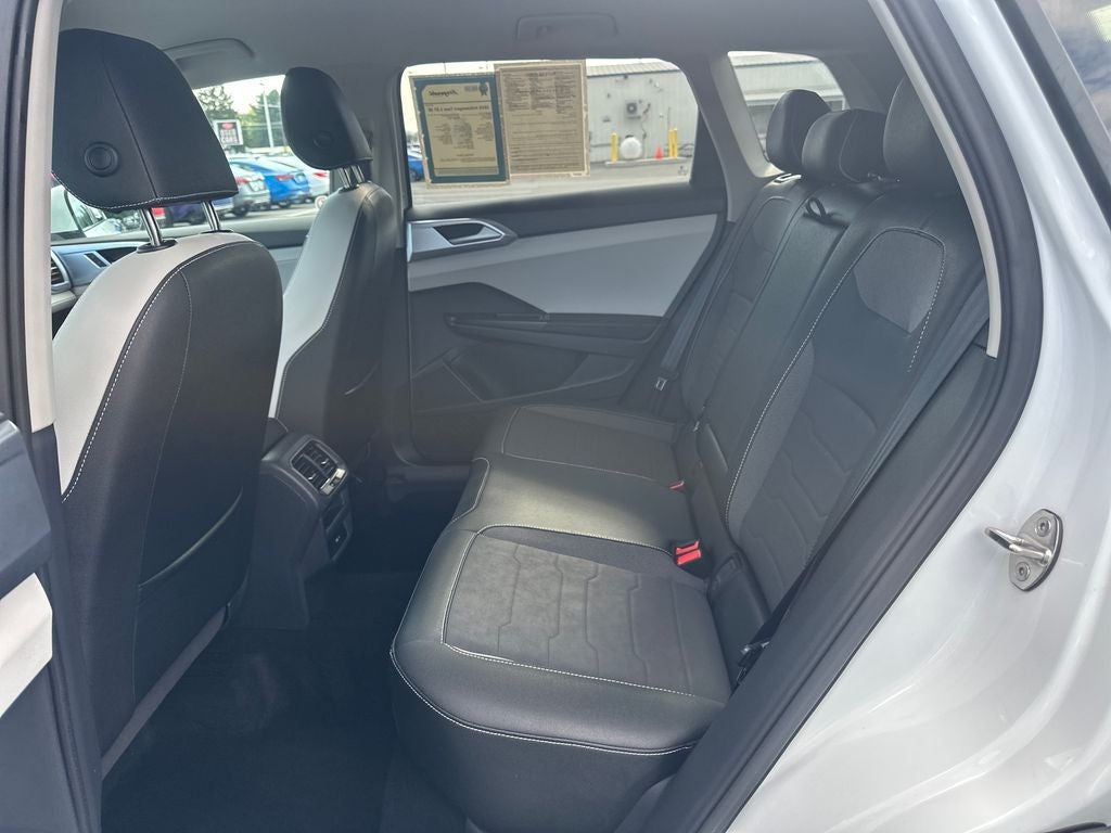 2025 Volkswagen Taos 1.5T SE