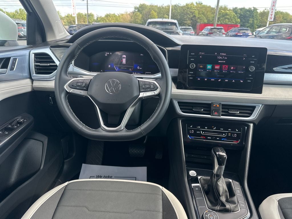 2025 Volkswagen Taos 1.5T SE