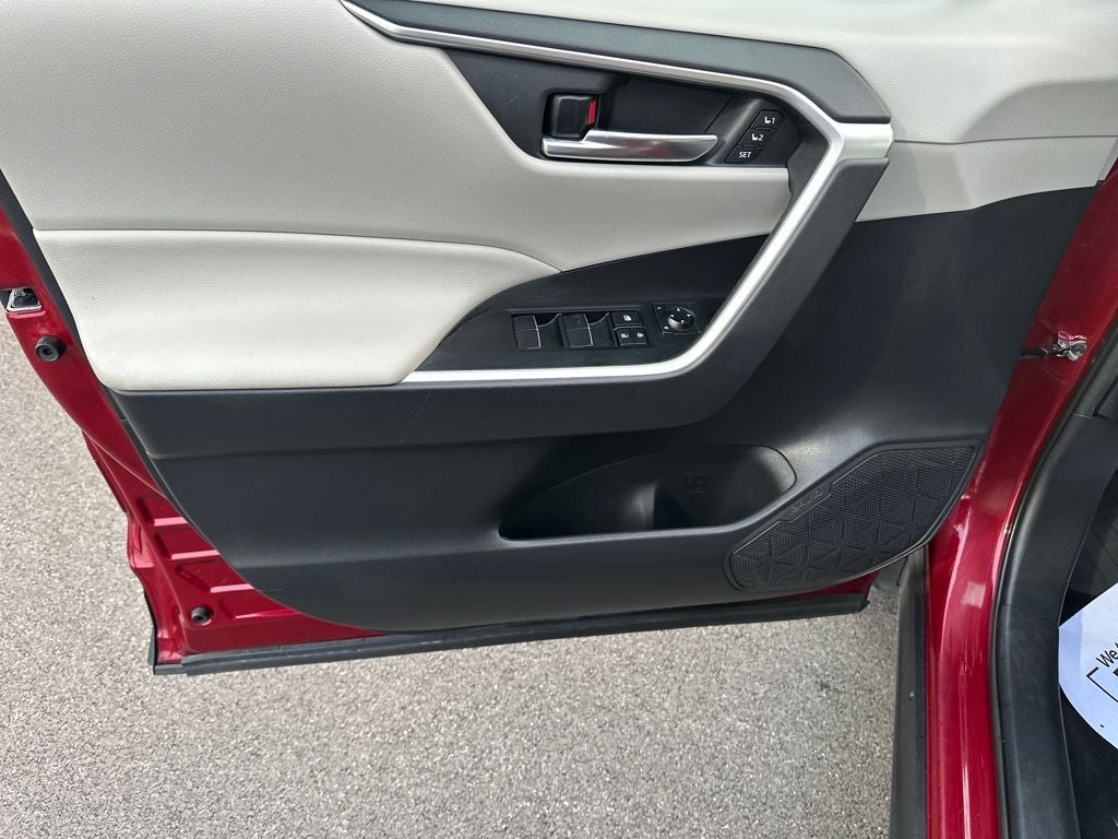 2021 Toyota RAV4 Hybrid XLE Premium