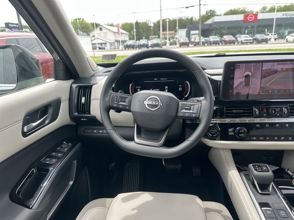 2026 Nissan Pathfinder SL