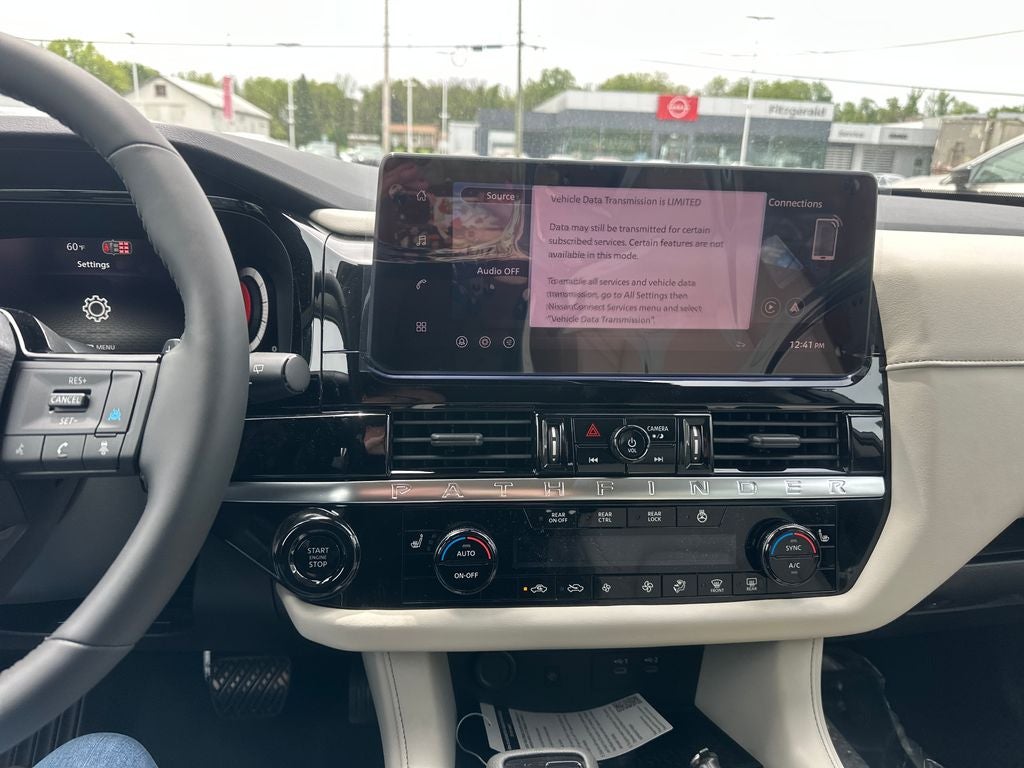 2026 Nissan Pathfinder SL