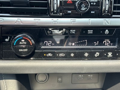 2026 Nissan Pathfinder SL