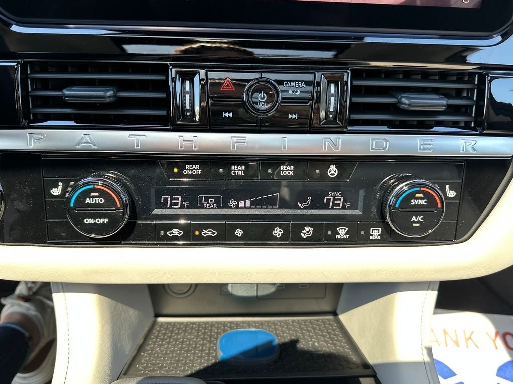 2026 Nissan Pathfinder SL