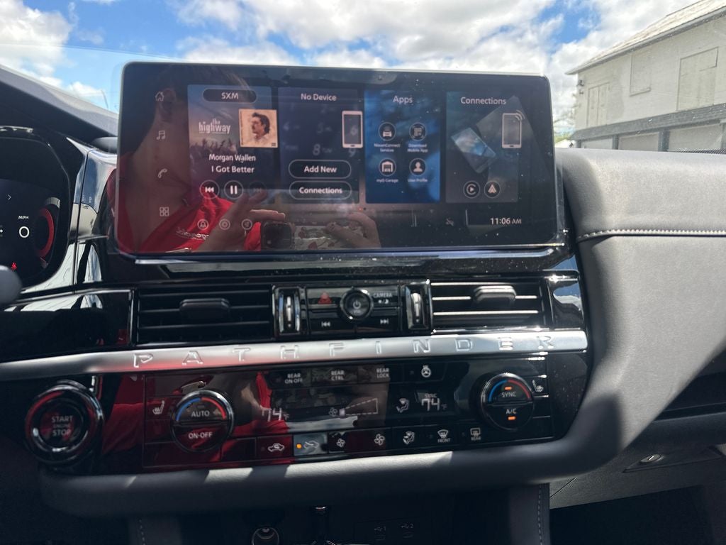 2026 Nissan Pathfinder SL