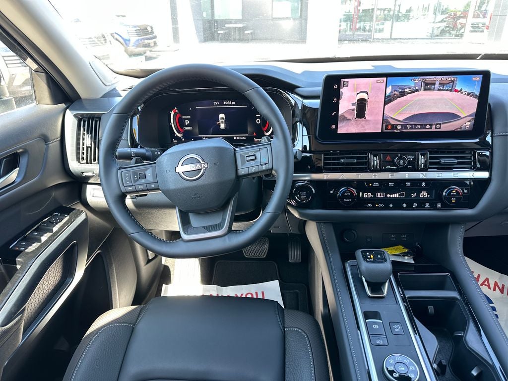 2026 Nissan Pathfinder SL