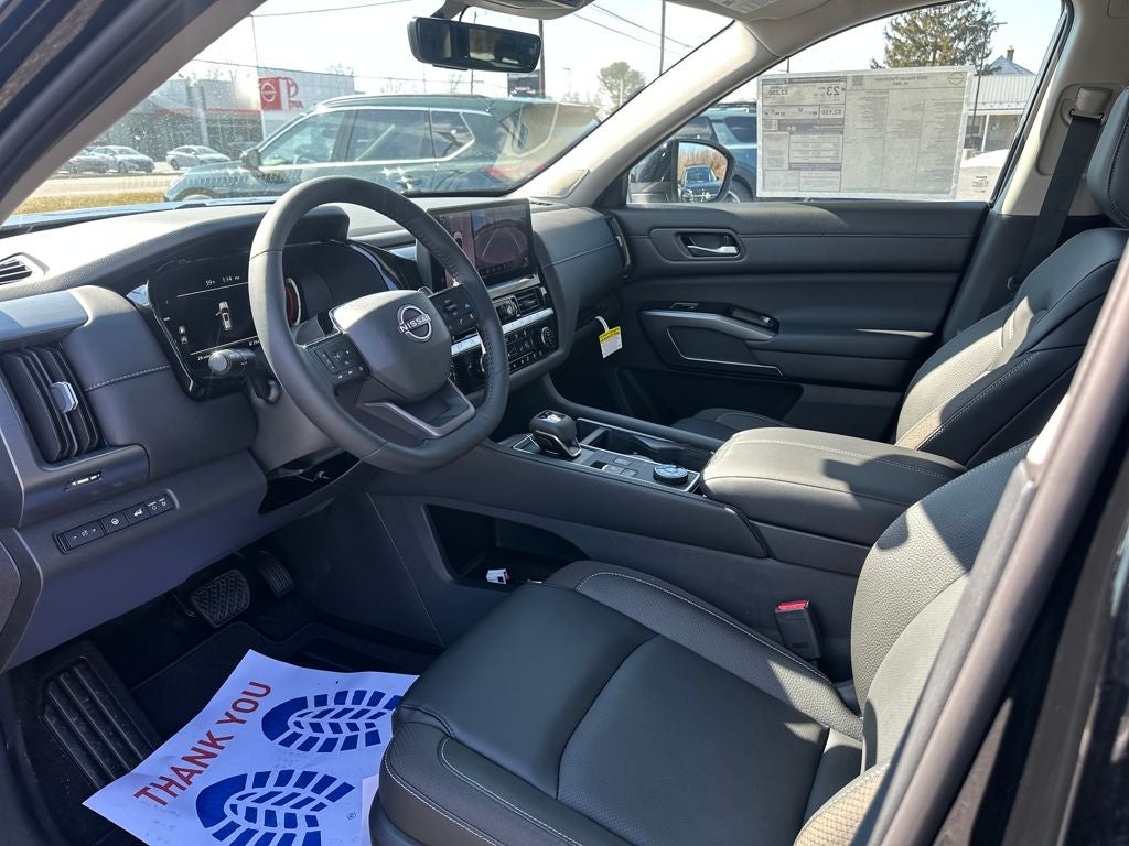 2026 Nissan Pathfinder SL