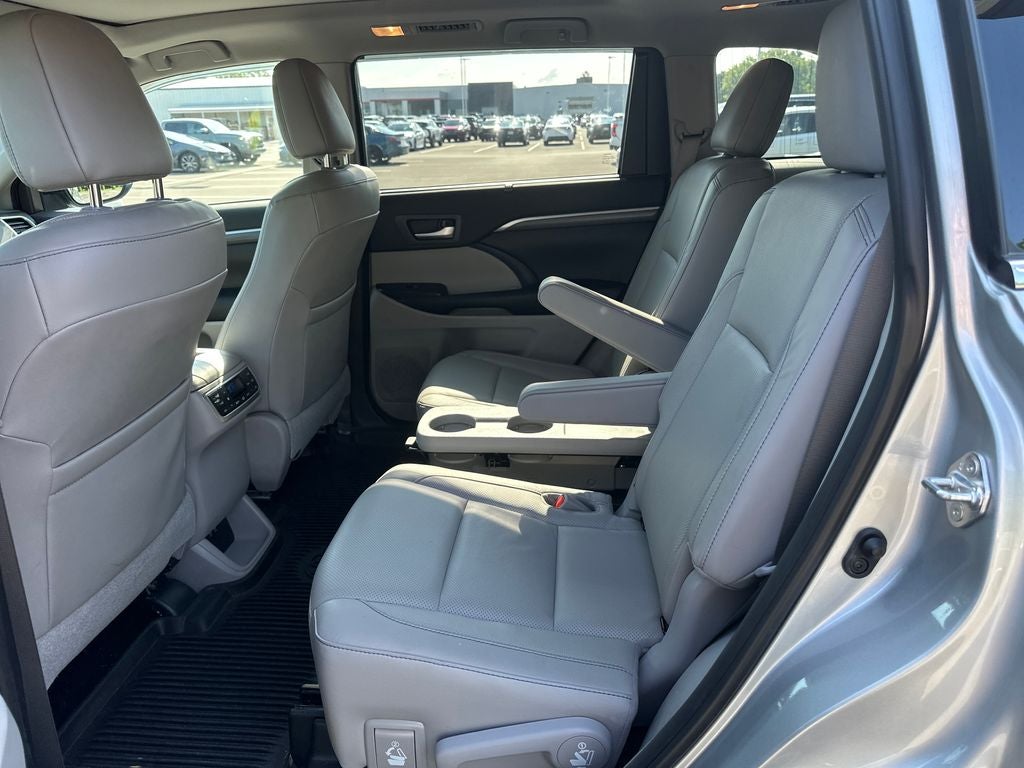 2019 Toyota Highlander Limited Platinum