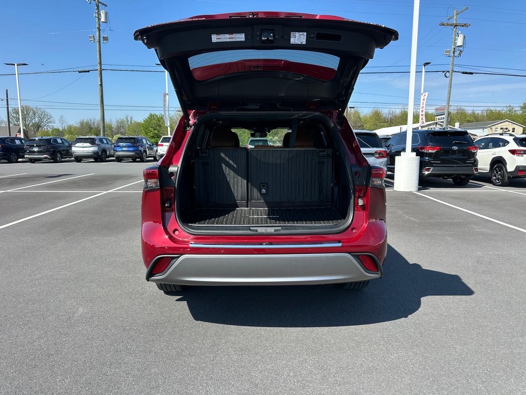 2021 Toyota Highlander Hybrid Platinum