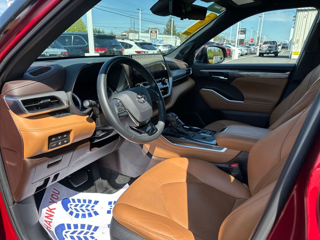 2021 Toyota Highlander Hybrid Platinum