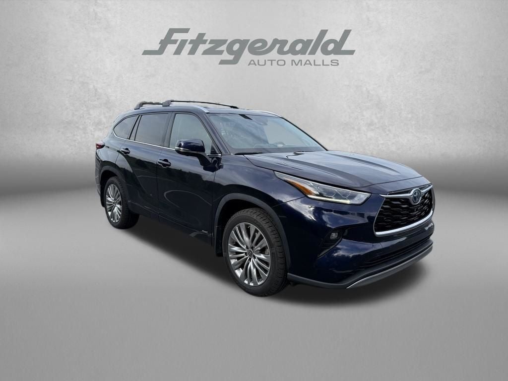 2023 Toyota Highlander Hybrid Platinum