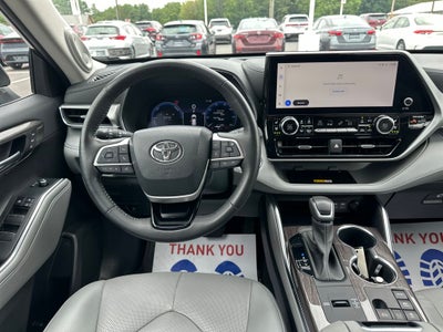 2023 Toyota Highlander Hybrid Platinum