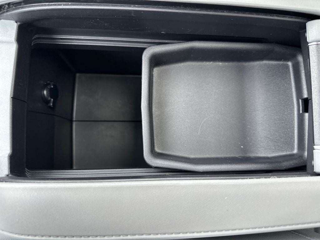 2023 Toyota Highlander Hybrid Platinum
