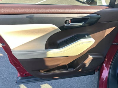 2020 Toyota Highlander Hybrid XLE