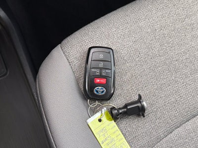 2025 Toyota Sienna LE 8 Passenger