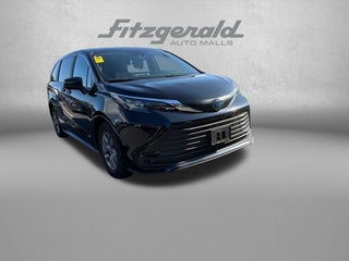 2025 Toyota Sienna LE 8 Passenger