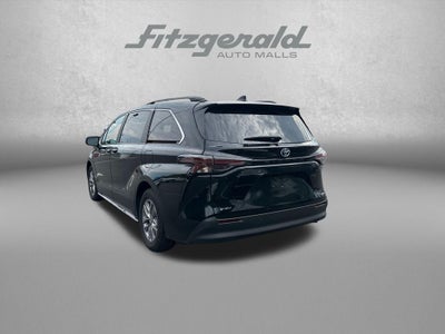 2025 Toyota Sienna XLE 8 Passenger