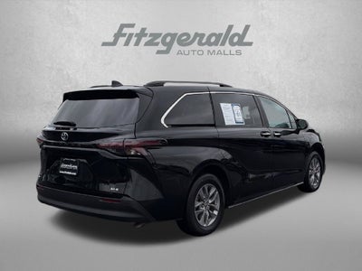 2025 Toyota Sienna XLE 8 Passenger