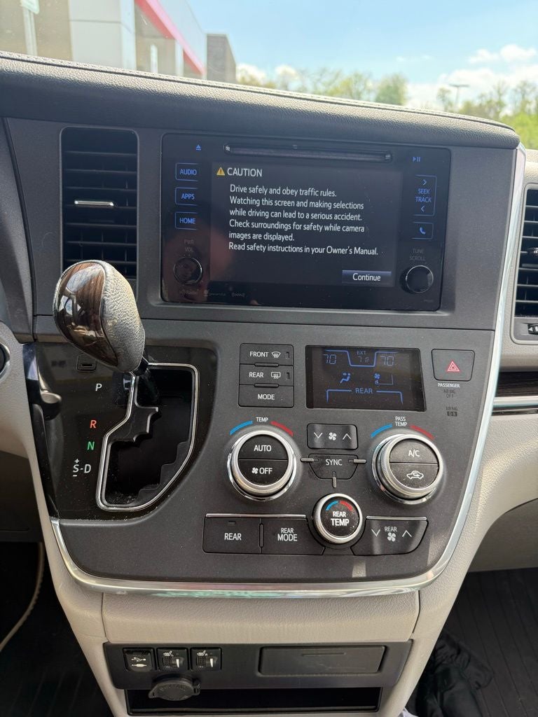 2017 Toyota Sienna XLE 8 Passenger