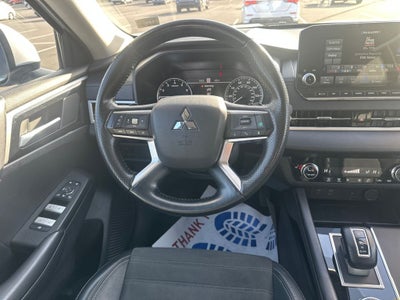 2024 Mitsubishi Outlander SE