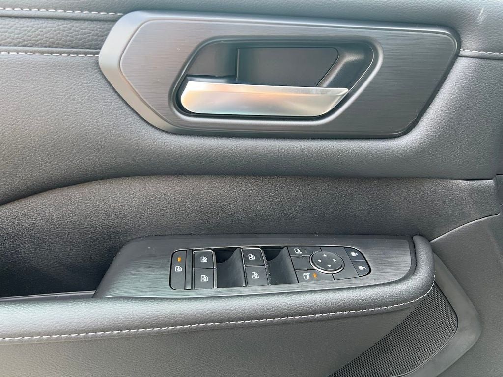 2025 Nissan Armada SV