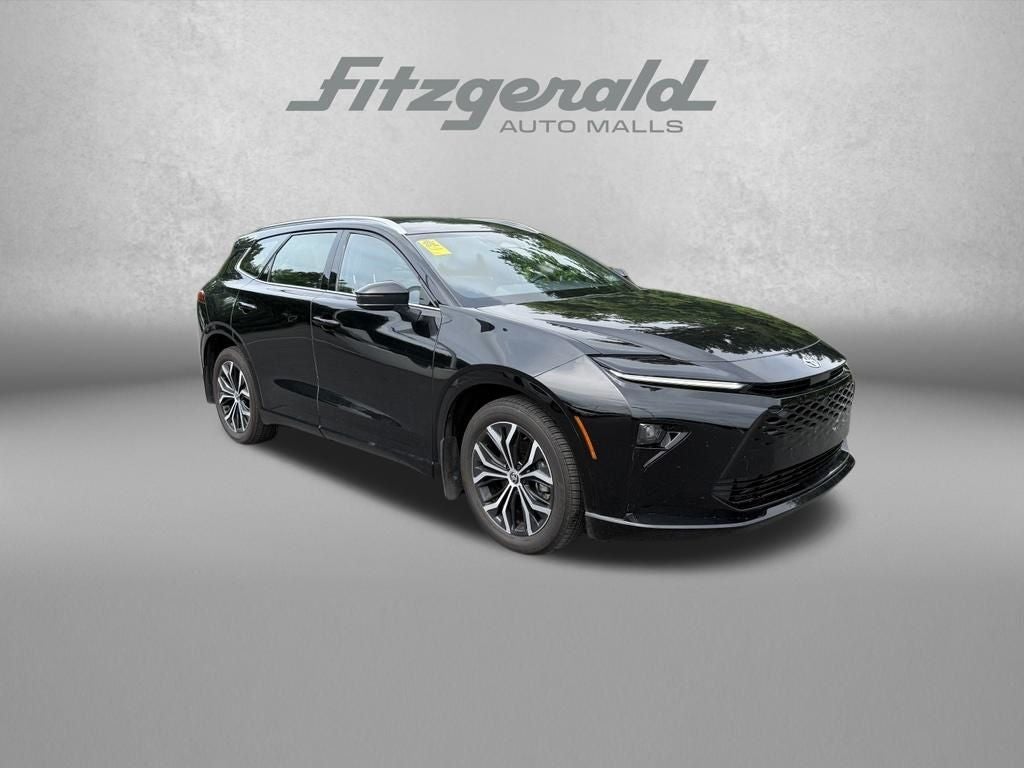 2025 Toyota Crown Signia XLE