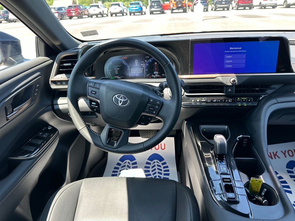 2025 Toyota Crown Signia XLE