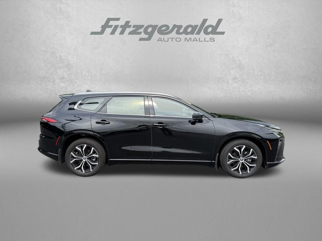 2025 Toyota Crown Signia XLE