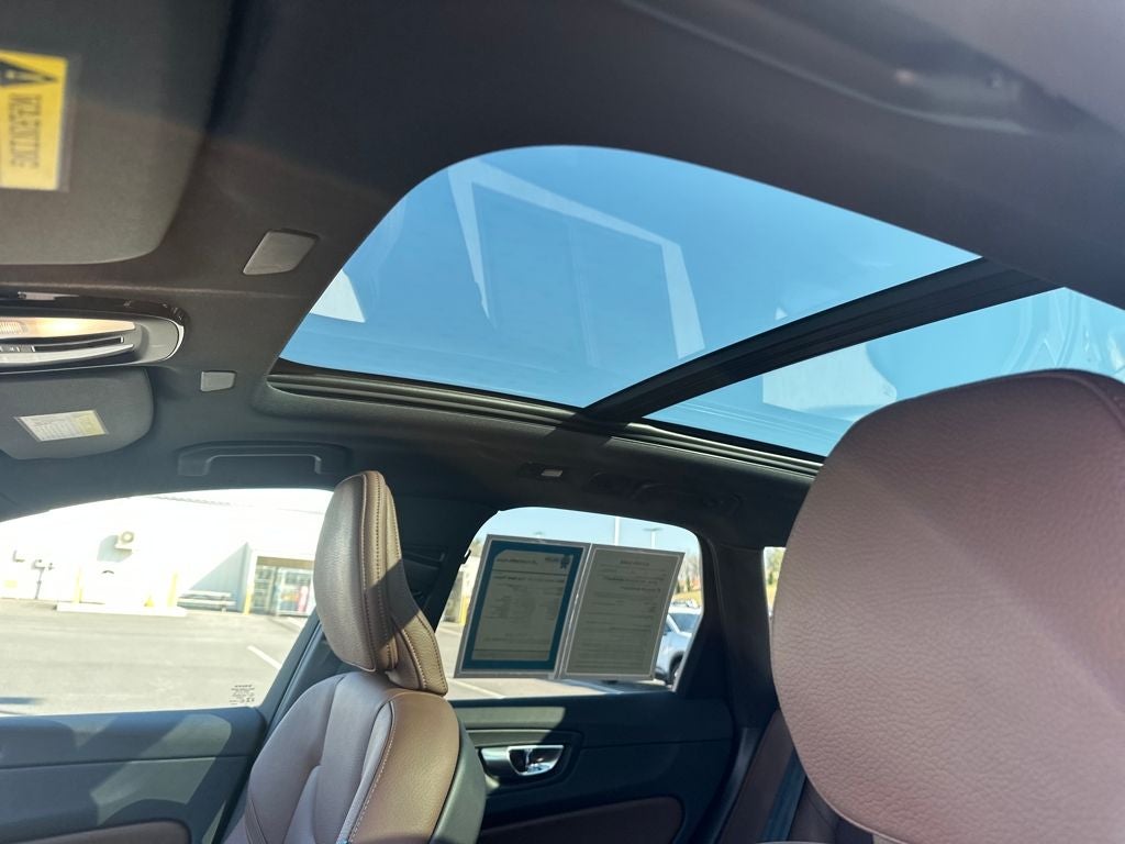 2024 Volvo XC60 B5 Plus Dark Theme